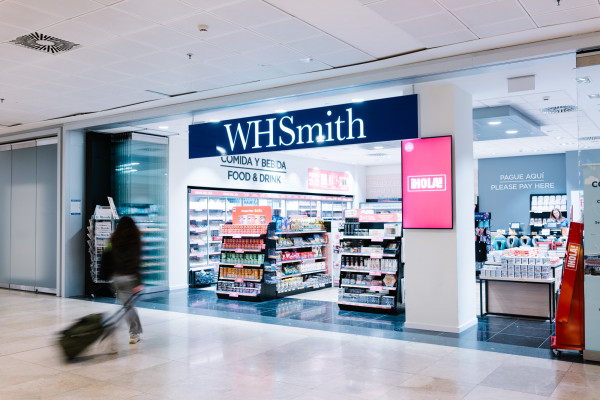 WHSmith store frontage at Madrid airport